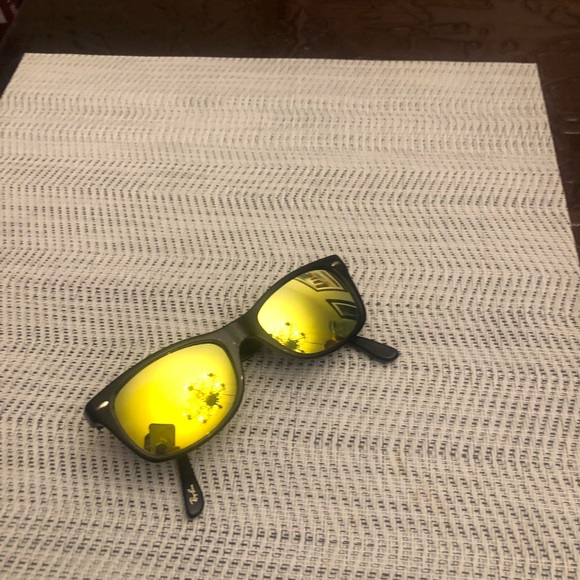 Ray-ban frame with two colors new Galaxy lenses - Picture 1 of 5